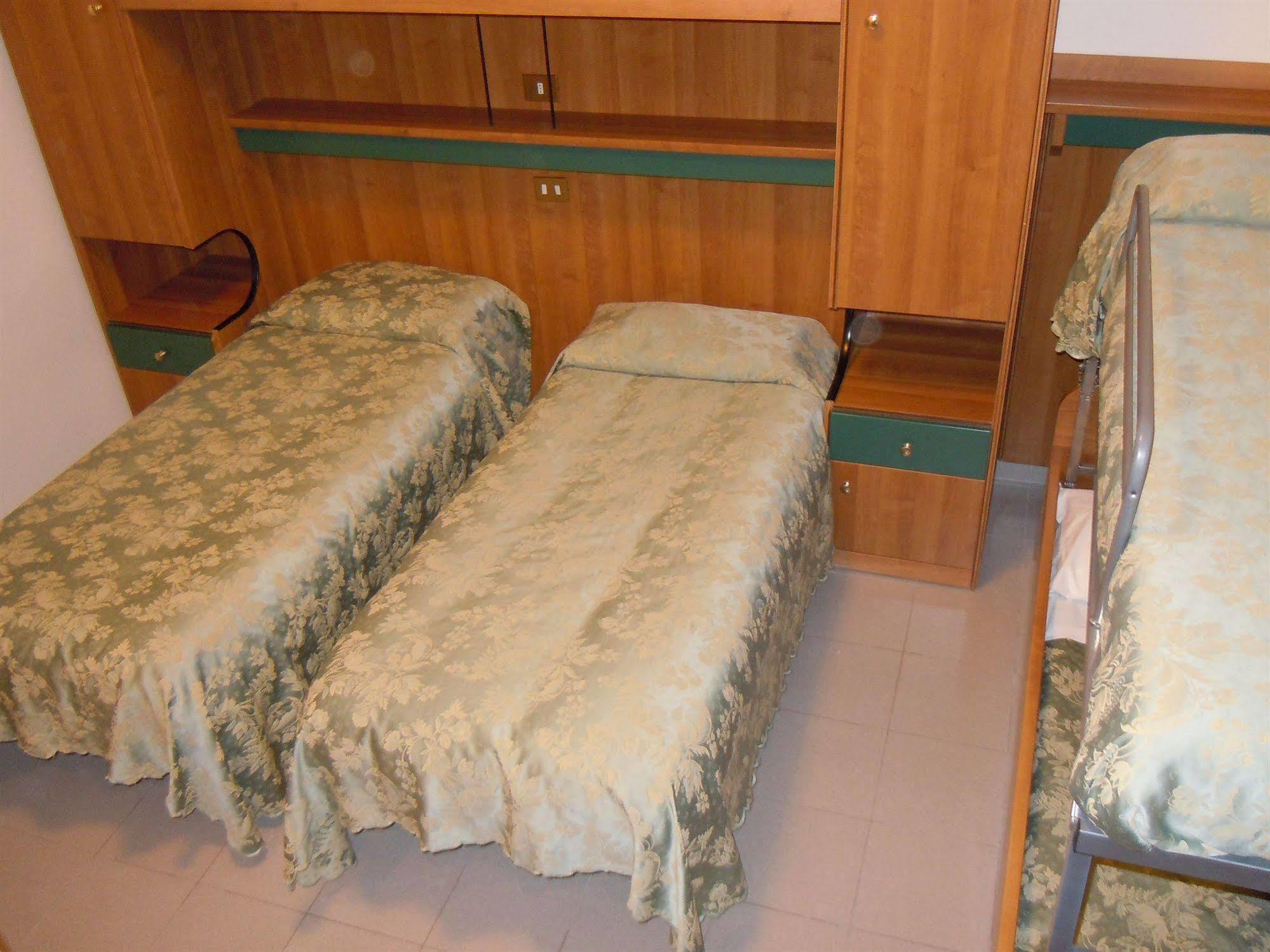 Hotel Papa Germano โรม ภายนอก รูปภาพ