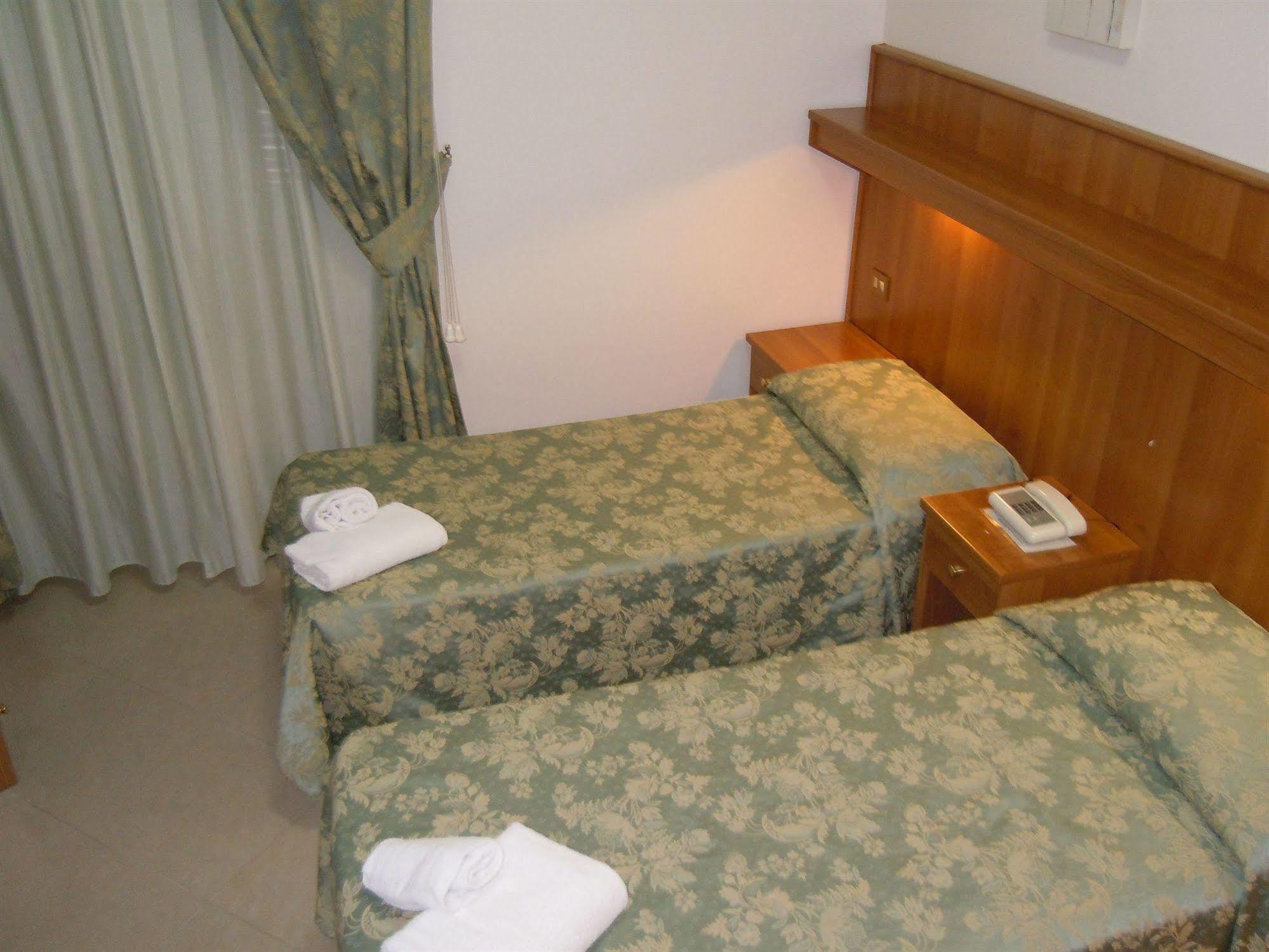 Hotel Papa Germano โรม ภายนอก รูปภาพ